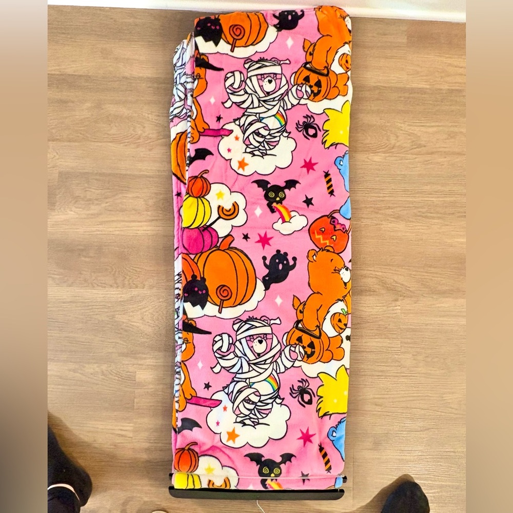 NWT Viral Halloween carebear blanket twin - Picture 2 of 3